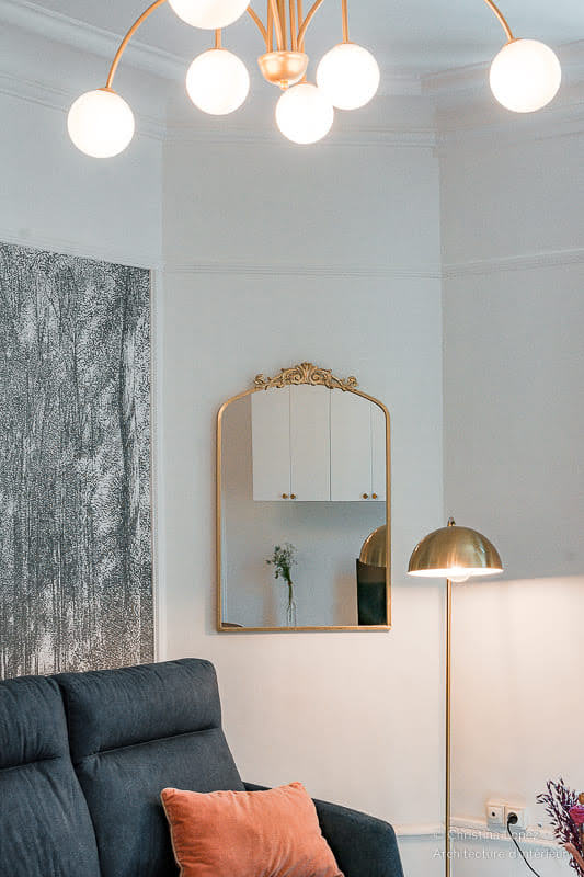 Fixation d'un miroir doré ancien et d'un lampadaire — Chambéry
